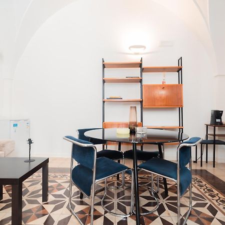 Donna Cristina Historic Apartment Лече Екстериор снимка