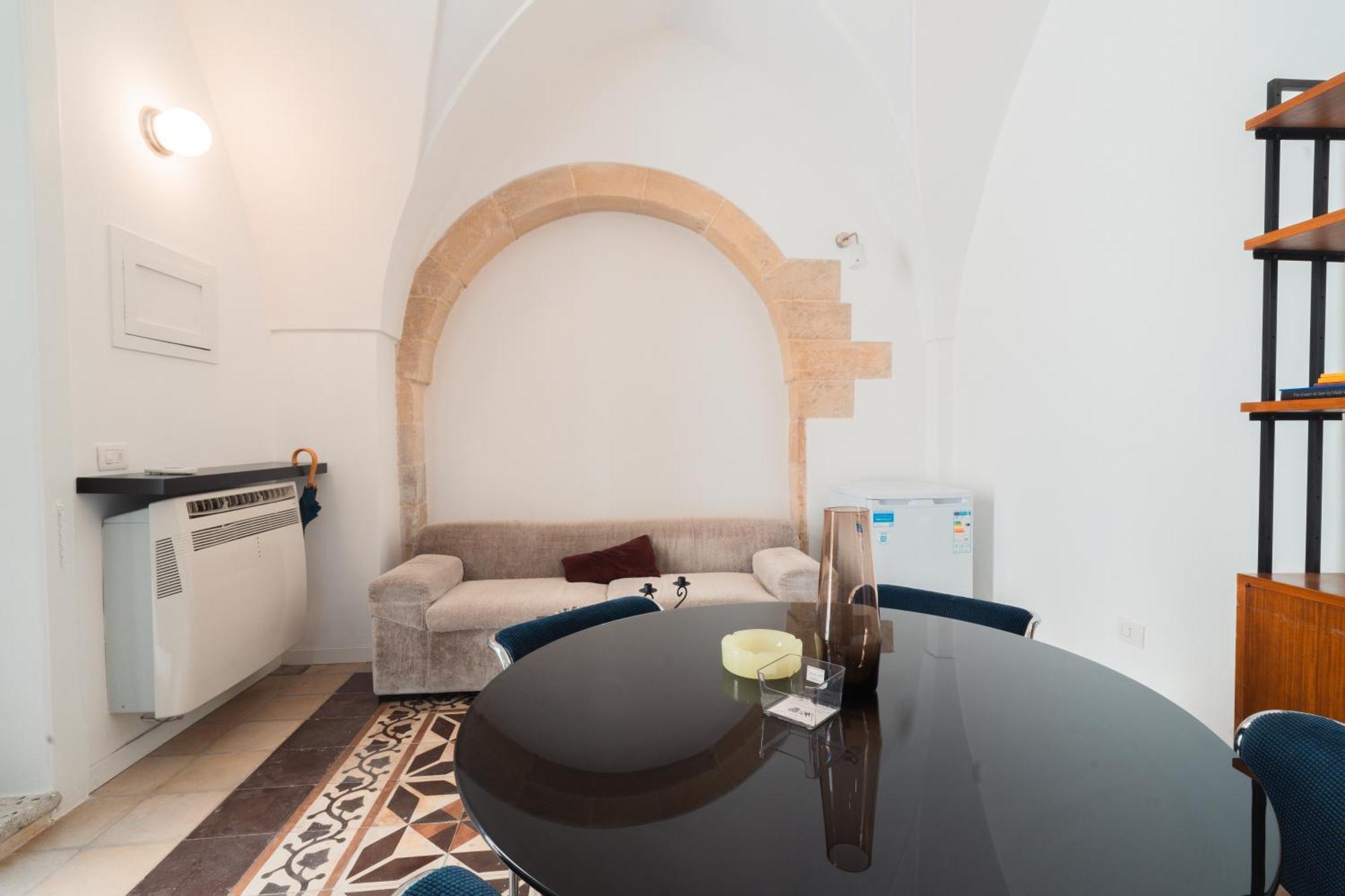 Donna Cristina Historic Apartment Лече Екстериор снимка